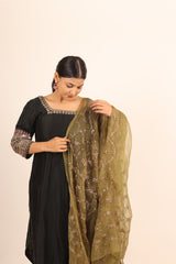 Lightweight comfortable chanderi fabric suit