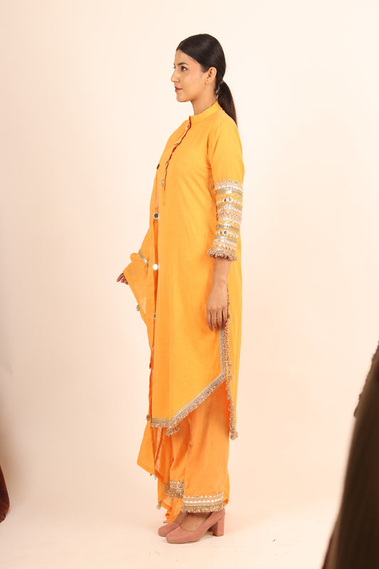Sunlit Amara Kurta