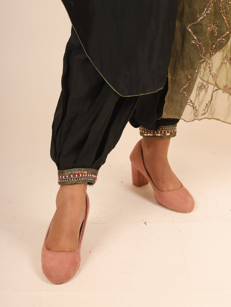 Light weight comfortable chanderi fabric suit