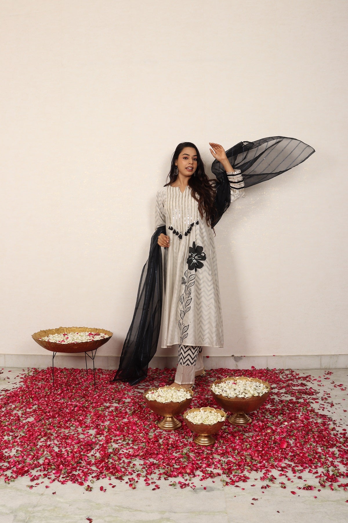 Noir Nargis Kurta Set