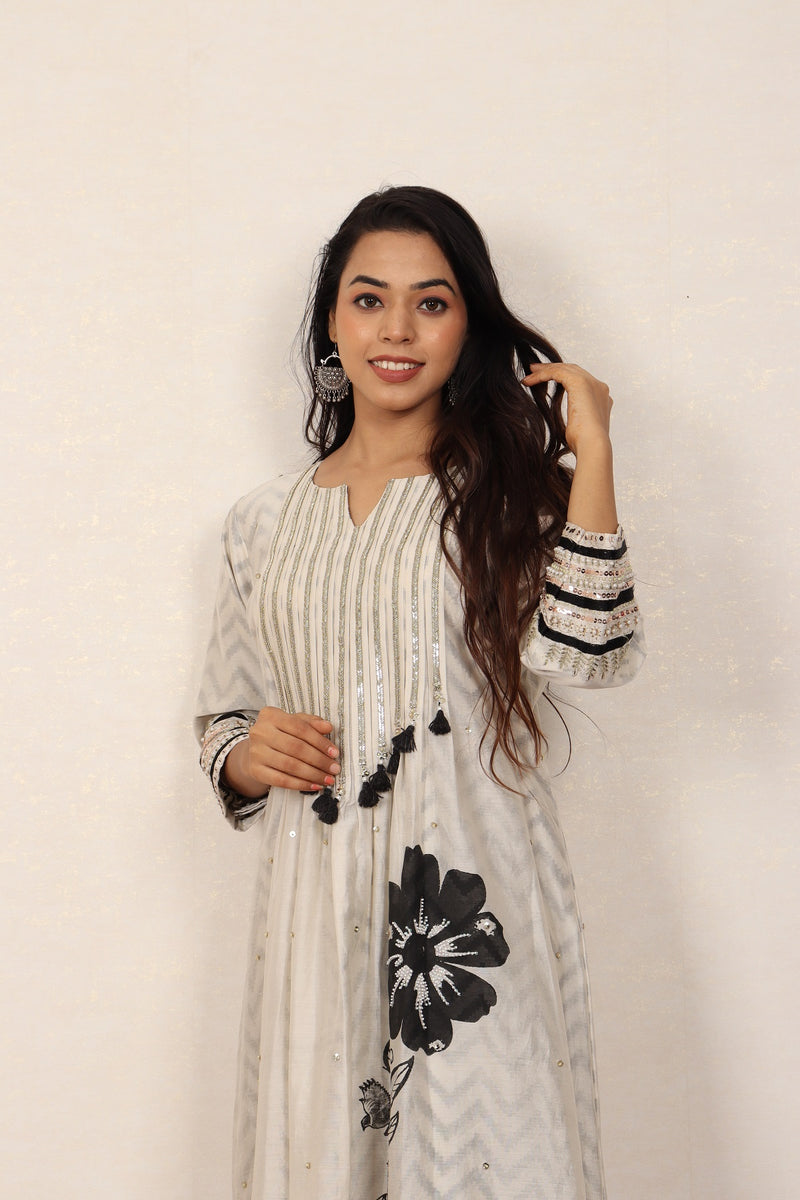 Noir Nargis Kurta Set